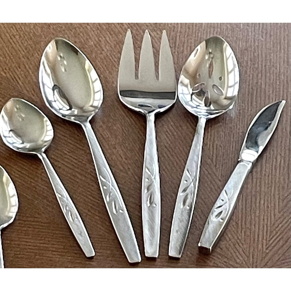 Oneida Heirloom Will O Wisps Stainless Flatware Set 38 Pc Cube Mark USA - Picture 7 of 9